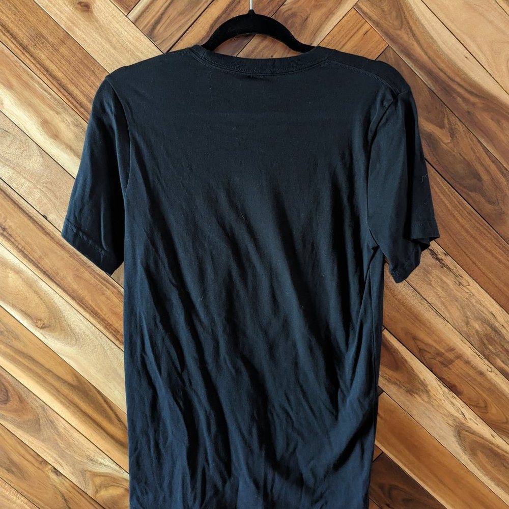 🎉 4 for $25 🎉 FREE BRITNEY Short Sleeve Crew Neck T Shirt NWT - Picture 5 of 8